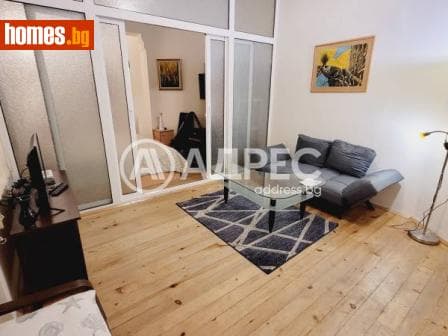 Тристаен, 69m²