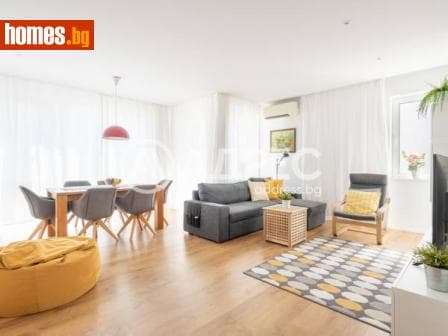 Тристаен, 110m²