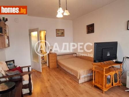 Двустаен, 65m²