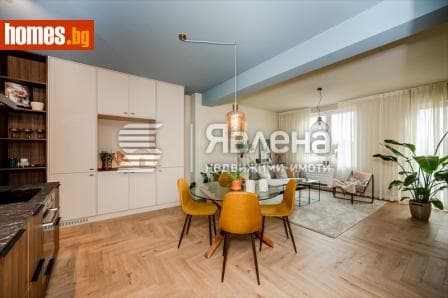 Тристаен, 106m²