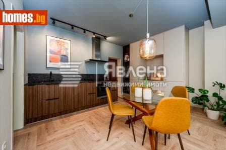 Тристаен, 106m²