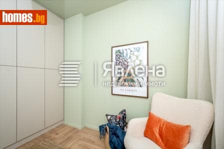 Тристаен, 106m²