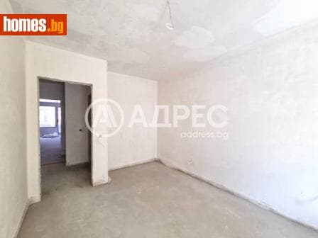 Тристаен, 116m²