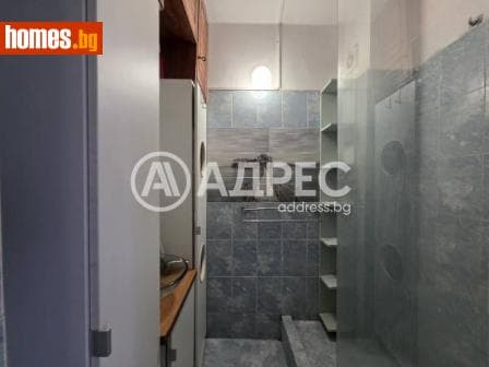 Тристаен, 84m²