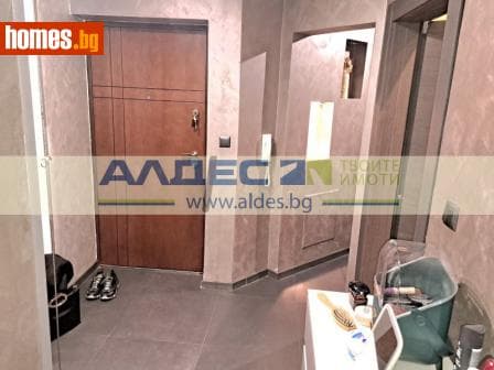 Тристаен, 118m²