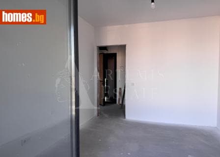 Тристаен, 101m²