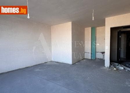 Тристаен, 101m²