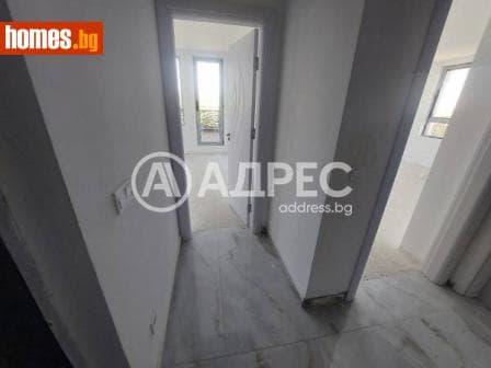 Тристаен, 107m²