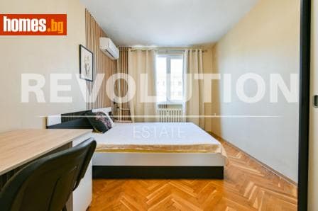 Тристаен, 84m²