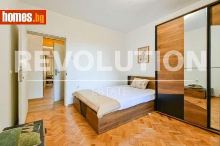 Тристаен, 84m²