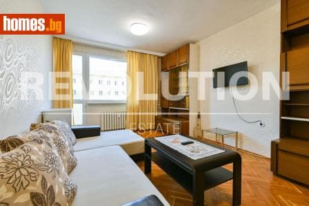 Тристаен, 84m²
