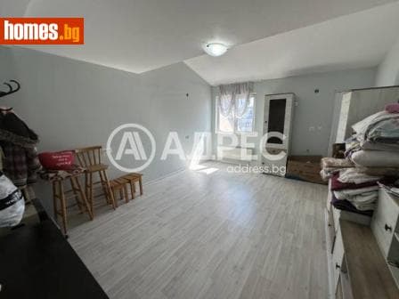 Тристаен, 110m²