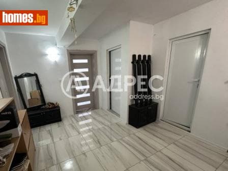 Тристаен, 110m²