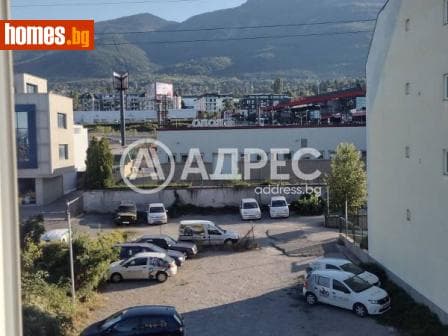 Тристаен, 110m²