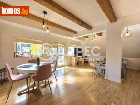 Тристаен, 105m²