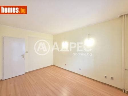 Тристаен, 127m²