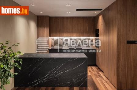 Тристаен, 167m²
