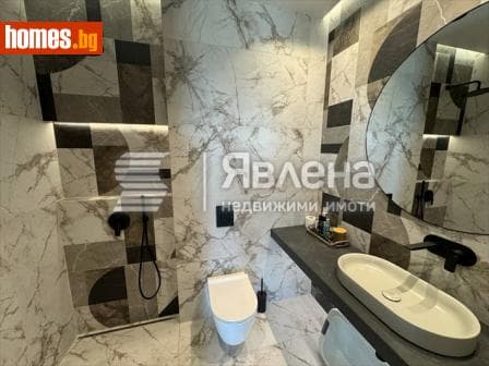 Тристаен, 167m²