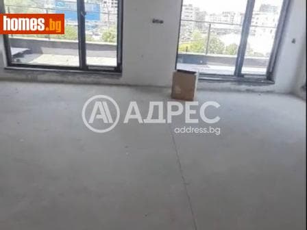 Тристаен, 130m²