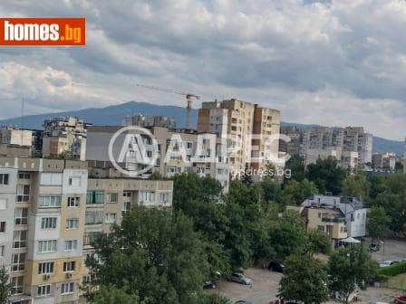 Тристаен, 86m²