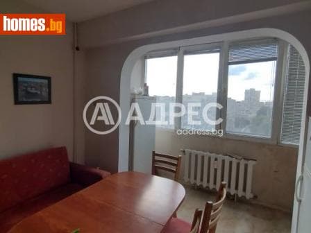 Тристаен, 86m²
