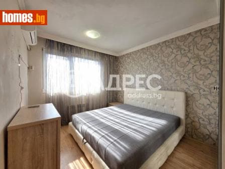 Тристаен, 90m²