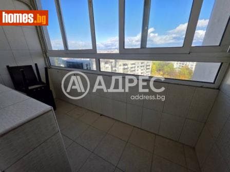 Тристаен, 90m²