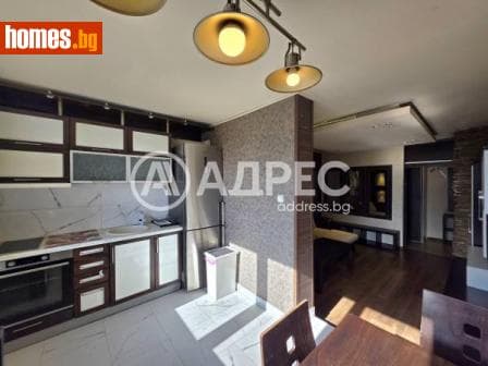Тристаен, 90m²