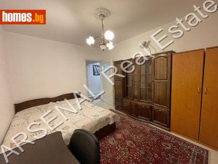 Тристаен, 90m²
