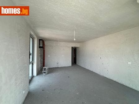 Тристаен, 97m²