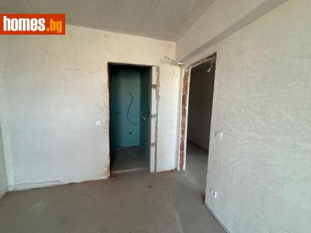 Тристаен, 97m²