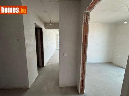Тристаен, 97m²