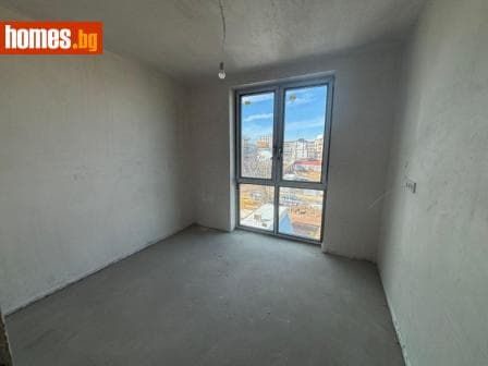 Тристаен, 97m²