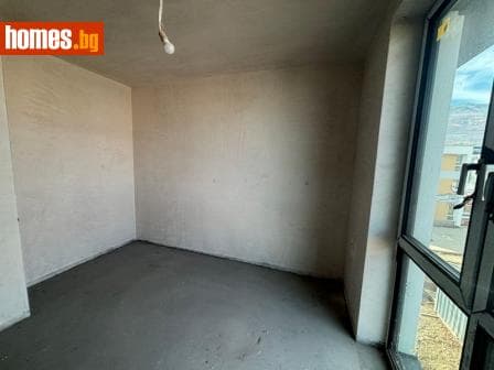 Тристаен, 97m²