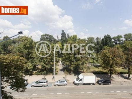 Тристаен, 86m²