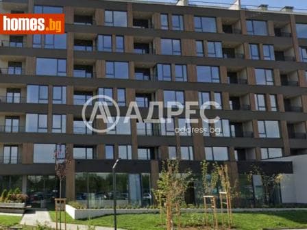 Тристаен, 99m²