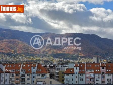 Тристаен, 76m²