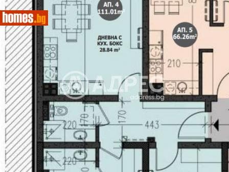 Тристаен, 111m²