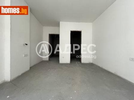 Тристаен, 136m²