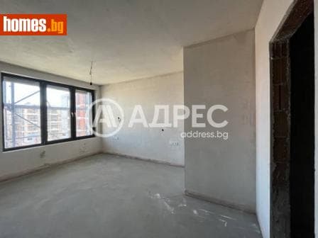 Тристаен, 105m²