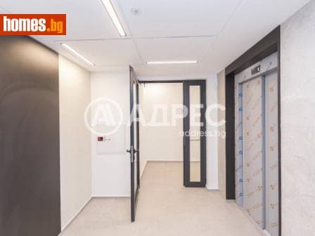 Тристаен, 95m²