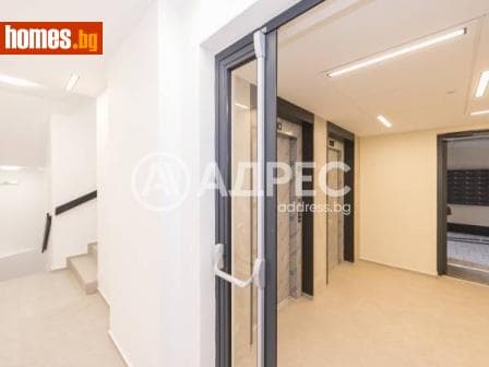 Тристаен, 95m²