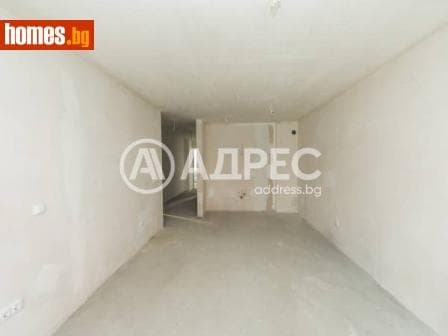 Тристаен, 95m²