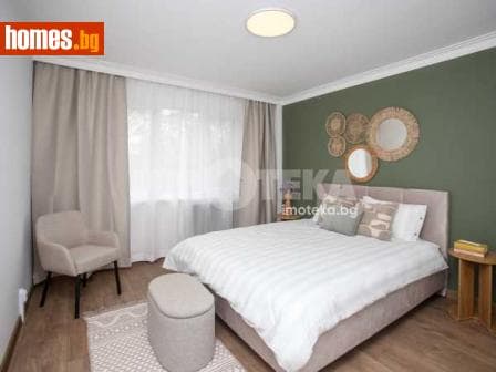 Тристаен, 65m²