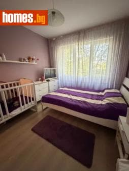 Тристаен, 85m²