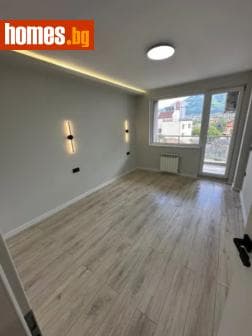 Двустаен, 84m²