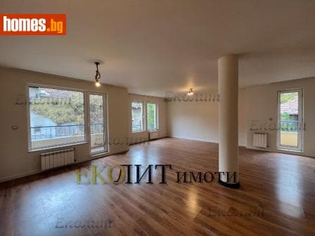 Тристаен, 124m²
