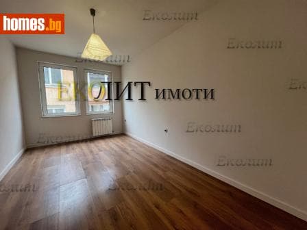 Тристаен, 124m²