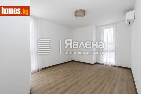 Тристаен, 124m²