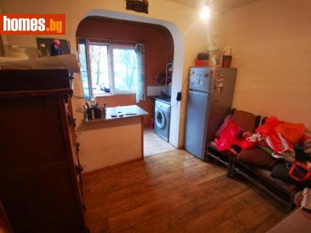Тристаен, 90m²